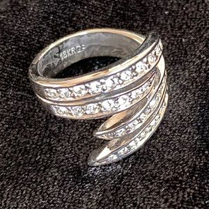 18KRGP rheistones cocktail Ring. Marked. 6.5